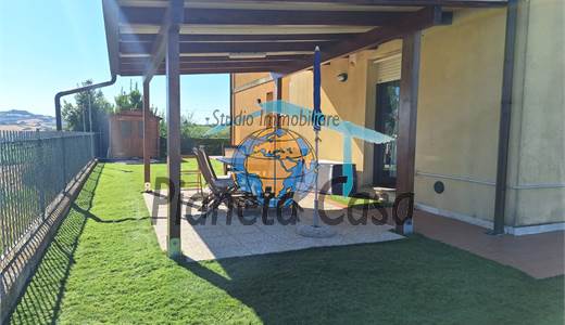 APPARTAMENTO CON INGRESSO INDIPENDENTE E GIARDINO