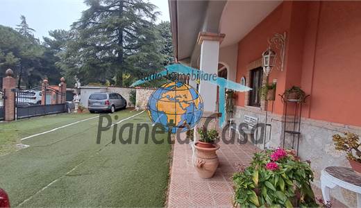 APPARTAMENTO IN VILLA  IN BIFAMILIARE