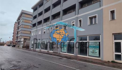 LOCALE USO COMMERCIALE