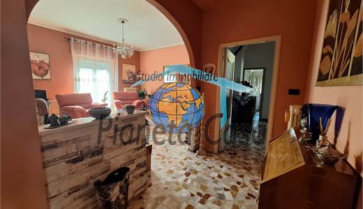 AMPIO APPARTAMENTO RISTRUTTURATO